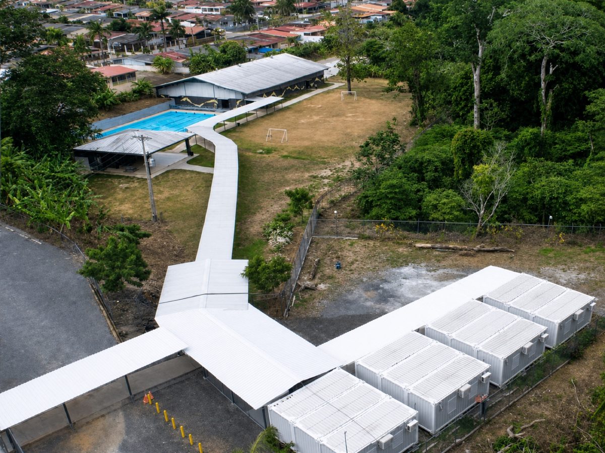 Colegio Bilingüe en Ciudad de Panamá — aulas construidas en 8 fases sin interrumpir las clases
